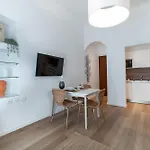 Διαμέρισμα Pico - Roma 20 *
